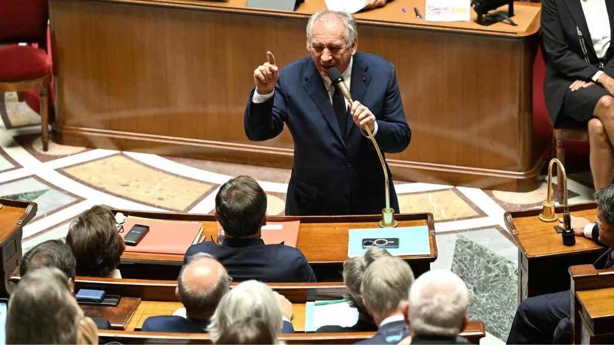 Upadł rząd we Francji. Bayrou do dymisji