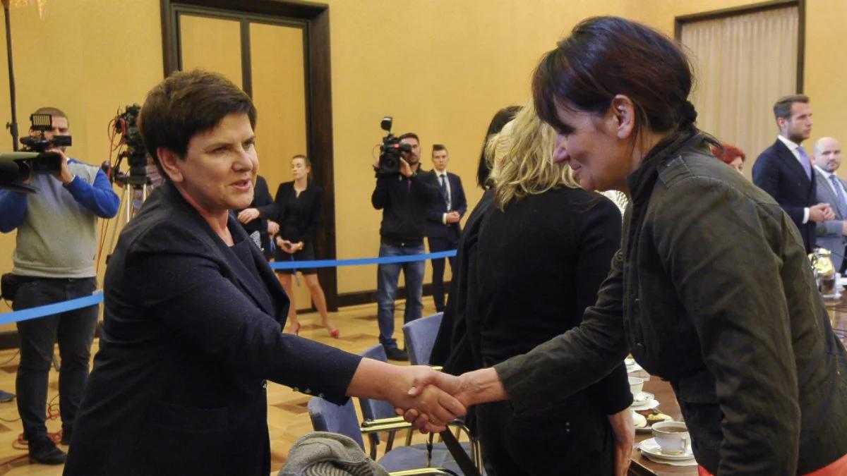 Premier na spotkaniu z pokrzywdzonymi przez sądy. "Naszym obowiązkiem jest rozwiązywanie problemów Polaków"