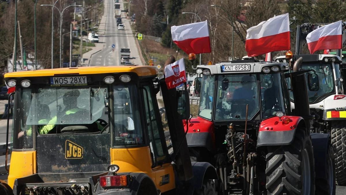 Rolnicze blokady dróg. Sprawdź, gdzie może być problem z przejazdem. Protesty w kilku województwach