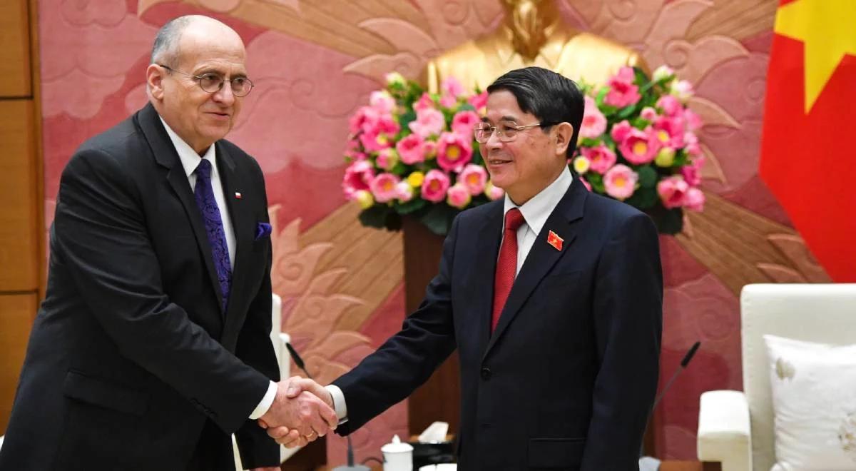 "Środek od środka". Dr Michał Zaręba o wizycie szefa MSZ w Seulu i Hanoi