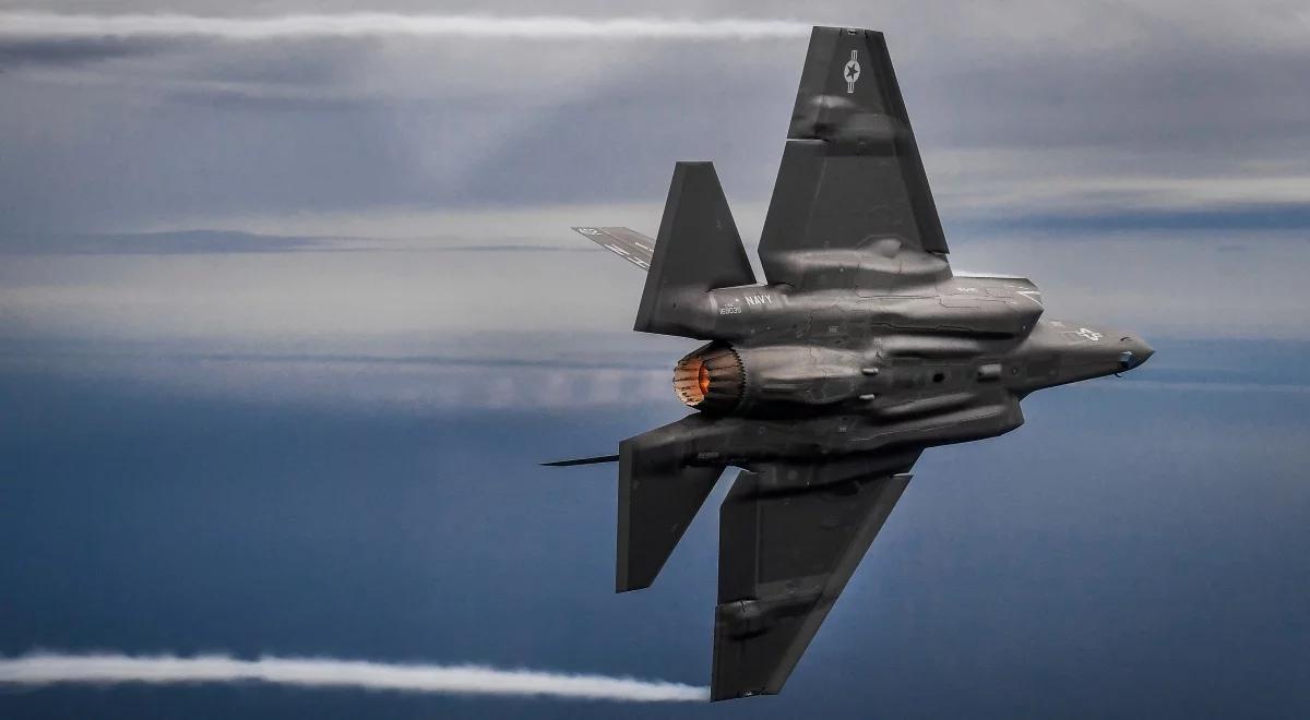 Przelot F-35 i latającej cysterny. Otwarcie targów obronnych w Kielcach
