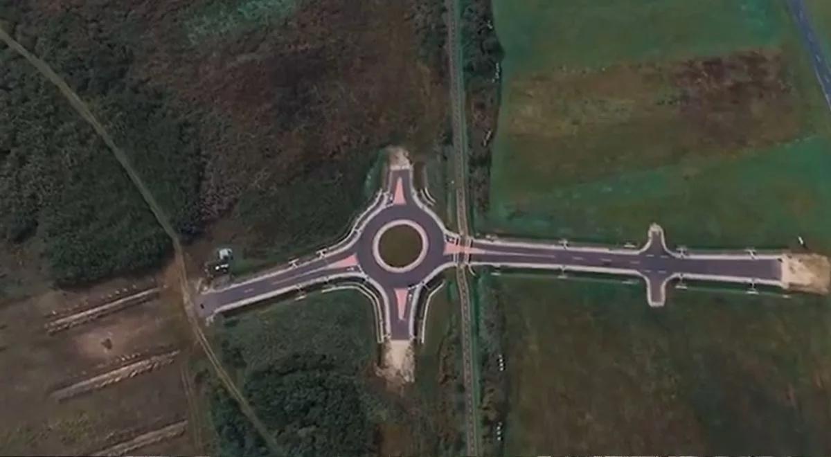 "Rondo donikąd" za miliony z UE. Porażka rządu Orbana przedmiotem drwin