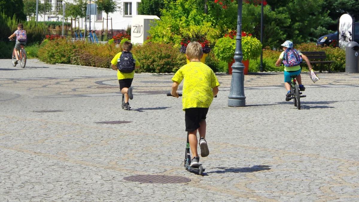 "Rodzice tracą to z oczu". Zdrowie dzieci na wakacjach. Zobacz, co radzi pediatra