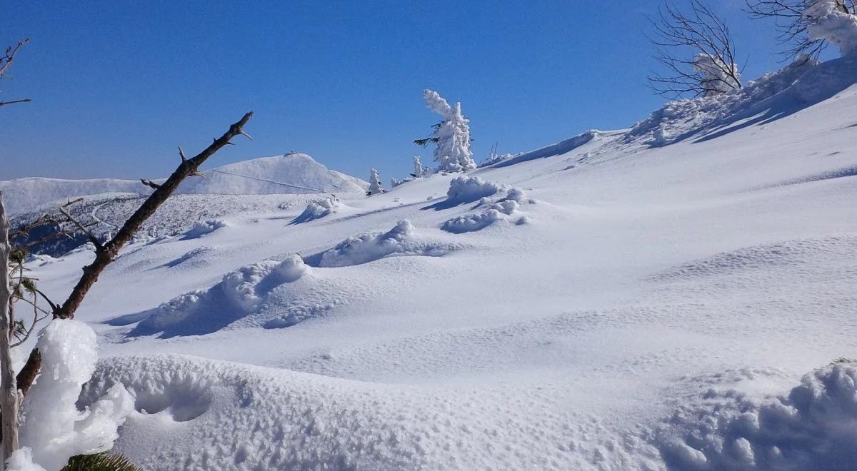 W Karkonoszach zagrożenie lawinowe, zamiecie, na szlakach lód