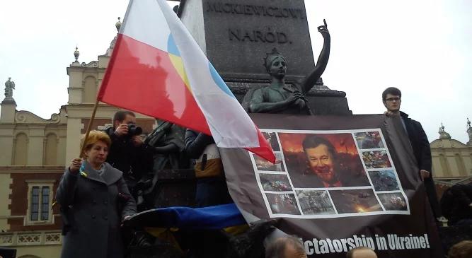 Kraków demonstruje sprzeciw wobec rozlewu krwi na Ukrainie