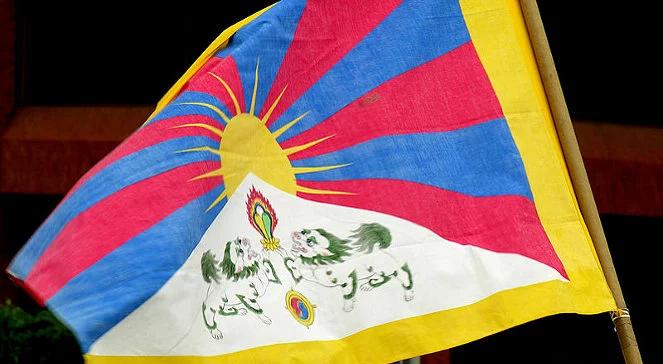 Chińska policja strzela do świętujących Tybetańczyków