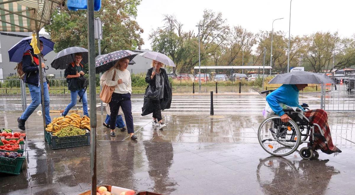 Przed nami kolejny pochmurny i deszczowy dzień, uwaga na burze. Prognoza pogody na czwartek