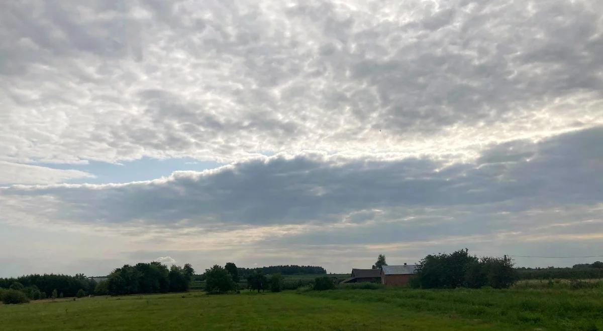 Synoptyk IMGW: w sobotę zachmurzenie, na wschodzie przelotne opady deszczu