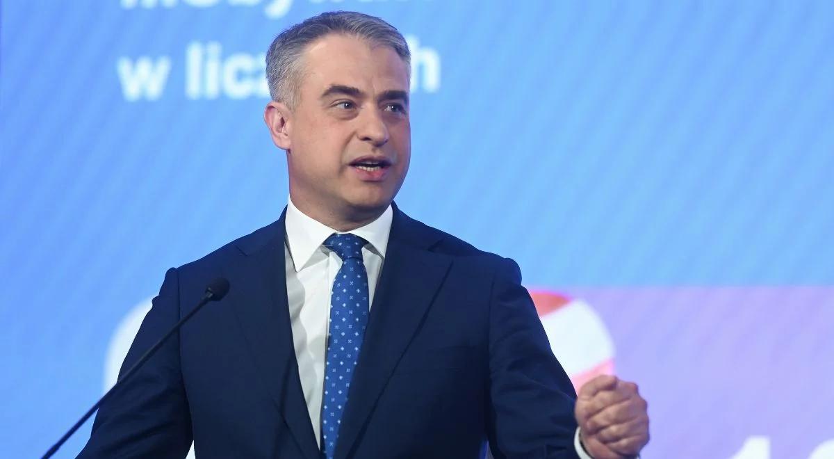 Chińskie platformy omijają przepisy. Gawkowski: Cyfrowy Dziki Zachód