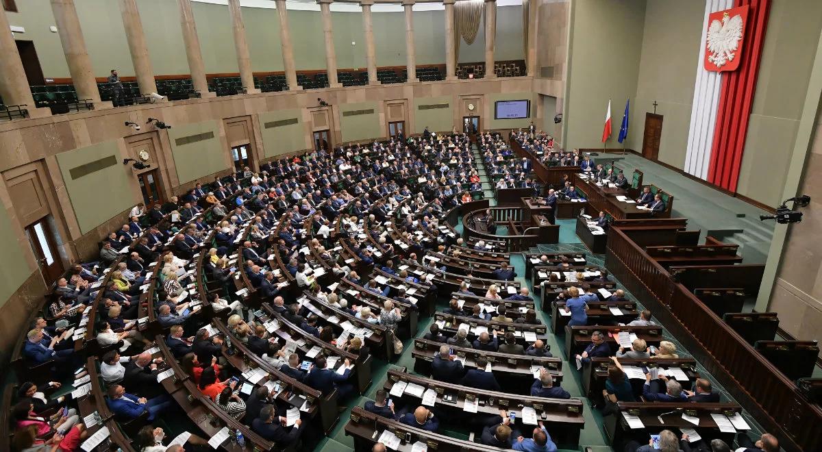 W piątek posiedzenie Sejmu. Posłowie wybiorą nowego marszałka