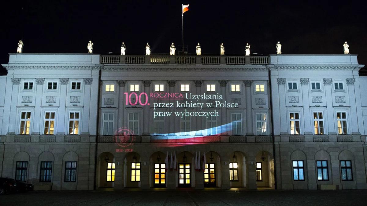 Prezydent uczcił stulecie praw wyborczych kobiet w Polsce. Spot i specjalna iluminacja na Pałacu 