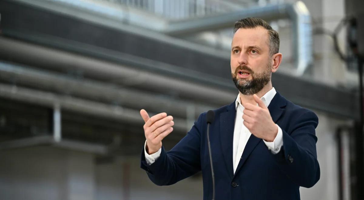 Dokumenty wojskowe na śmietniku. Szef MON: ja tę sprawę posprzątam