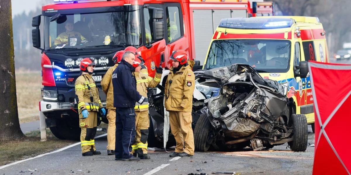 Tragiczny wypadek w Odolanowie. Nie żyje dwóch mężczyzn, wśród rannych jest niemowlę