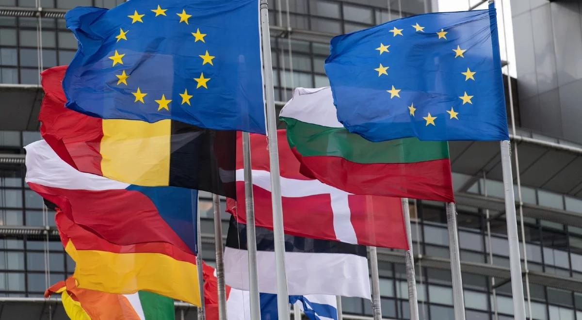 "350 maili i wciąż przychodzą nowe". Skrzynki europosłów pełne listów od Polaków