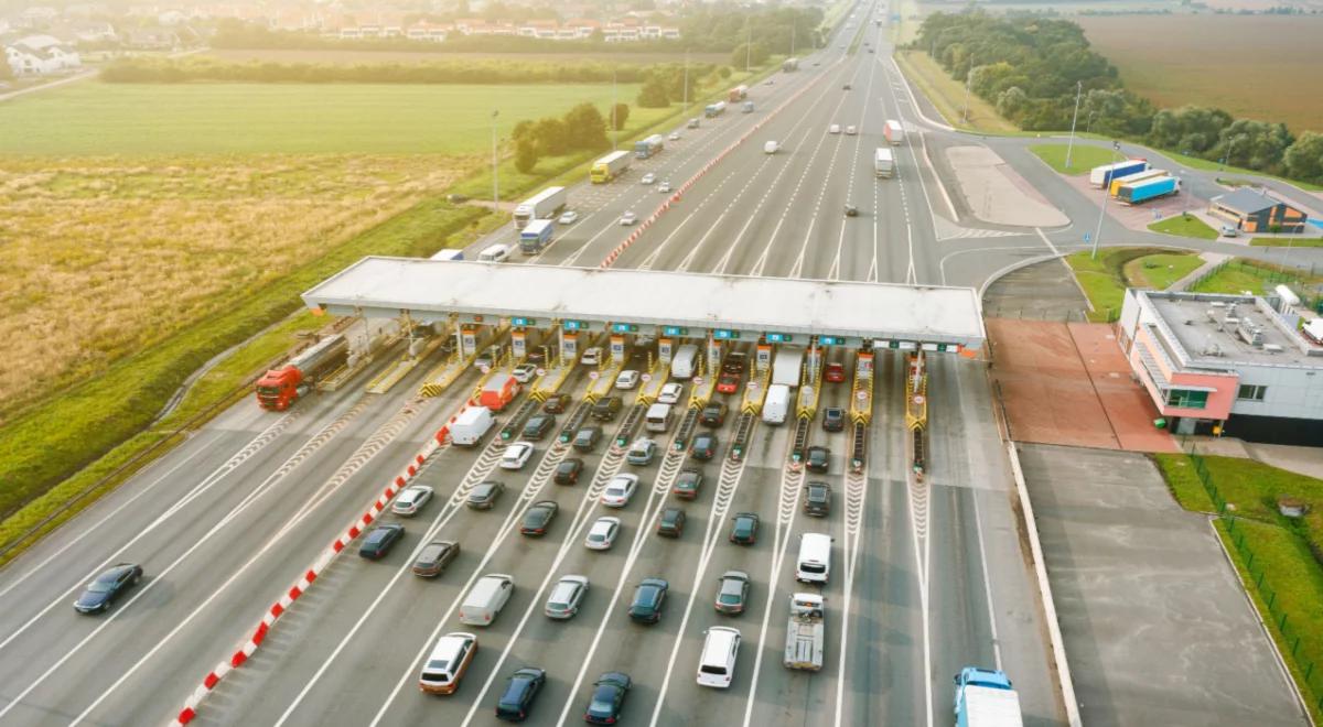 Autostrady bez opłat dla lekkich pojazdów? Wiceminister infrastruktury wyjaśnia