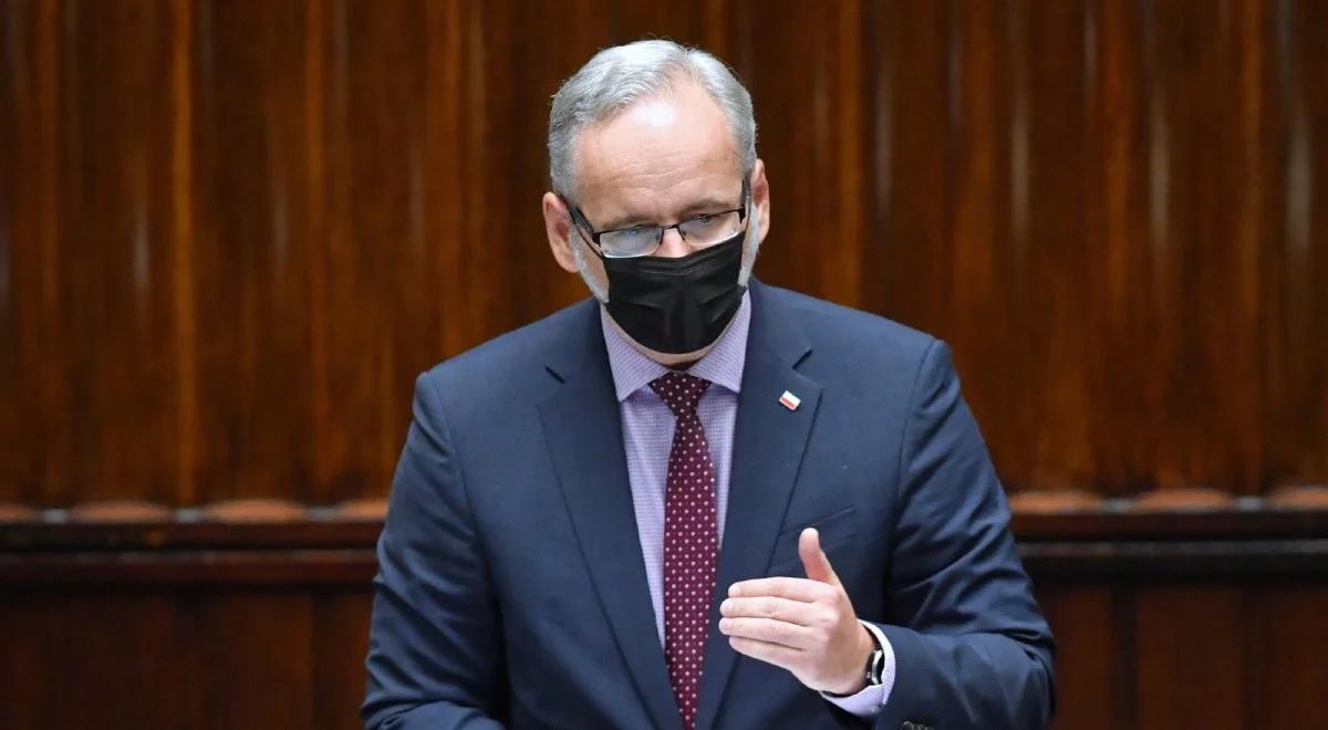 "Wynagrodzenia lekarzy rosną regularnie". Niedzielski przedstawił informacje nt. stanu służby zdrowia