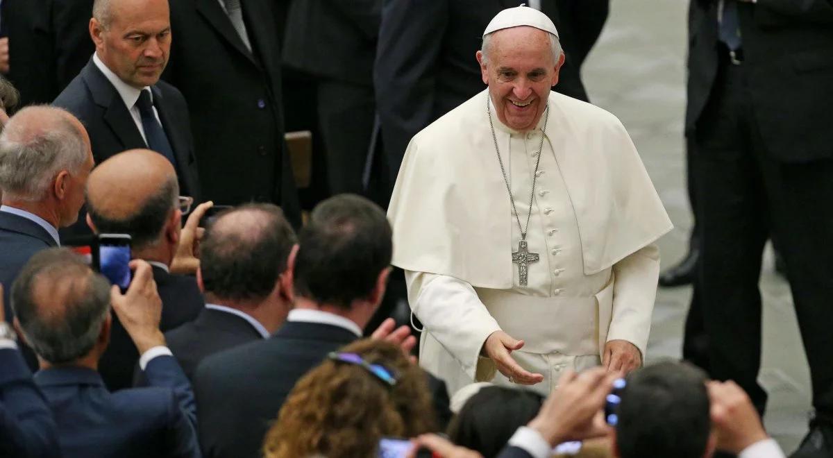 Papież Franciszek: brak pracy odbiera godność i pełnię życia