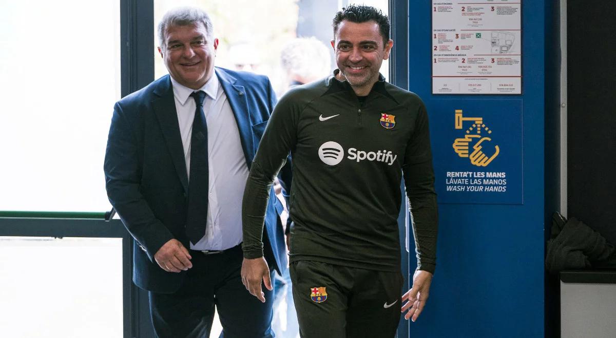 La Liga. Kolejny odcinek telenoweli w Barcelonie. Media: Laporta zwolni Xaviego 