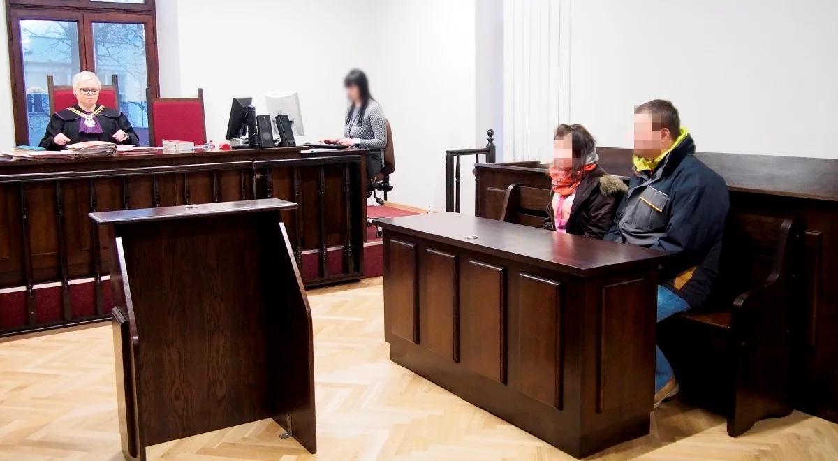 "Nie wiem do czego się przyznać". Rodzice odpowiadają przed sądem za śmierć dzieci w pożarze