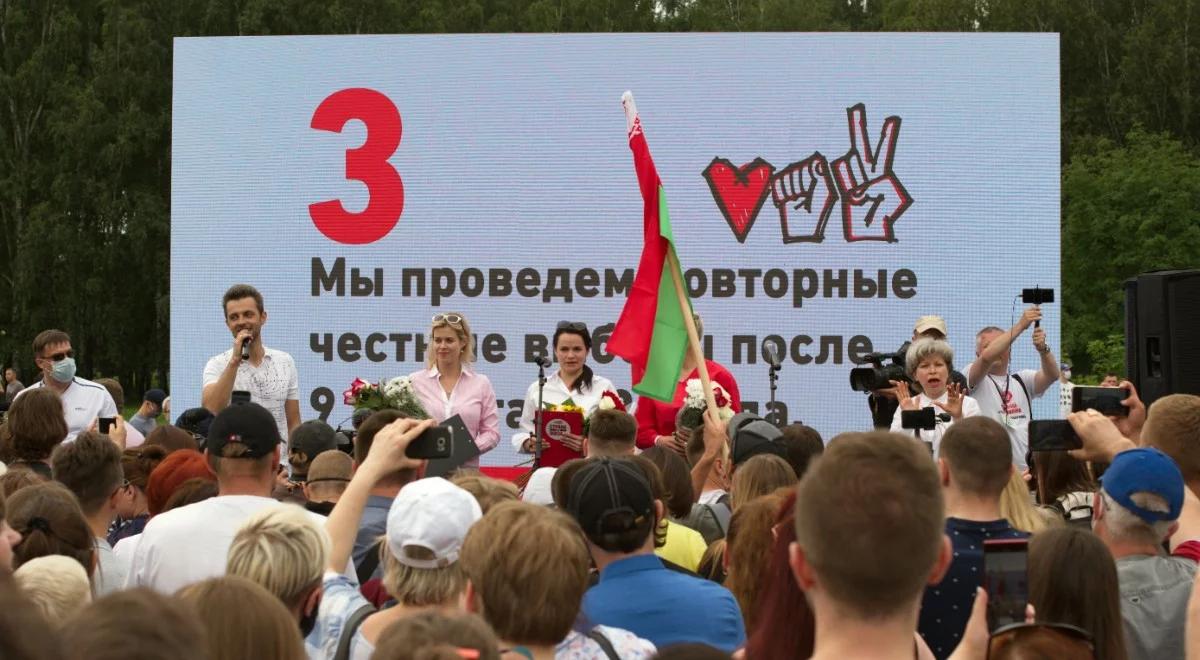 Białoruś: przedłużono areszt męża Swiatłany Cichanouskiej