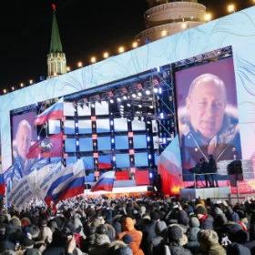 Władimir Putin po raz czwarty. Rekord poparcia i wiele naruszeń
