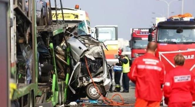 Niebezpieczna majówka. Na drogach zginęło 77 osób