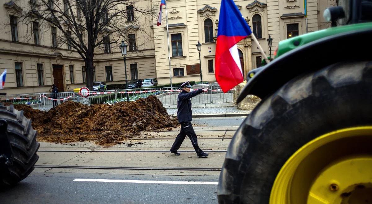 Czechy. Protest rolników w Pradze. Traktory w centrum miasta, zarzuty pod adresem rządu