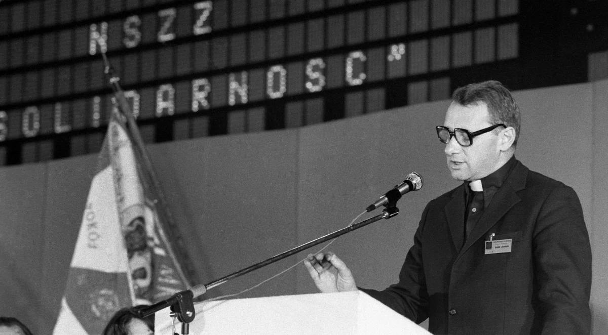 Ks. Tischner był zarejestrowany jako kontakt operacyjny IV Dep. MSW