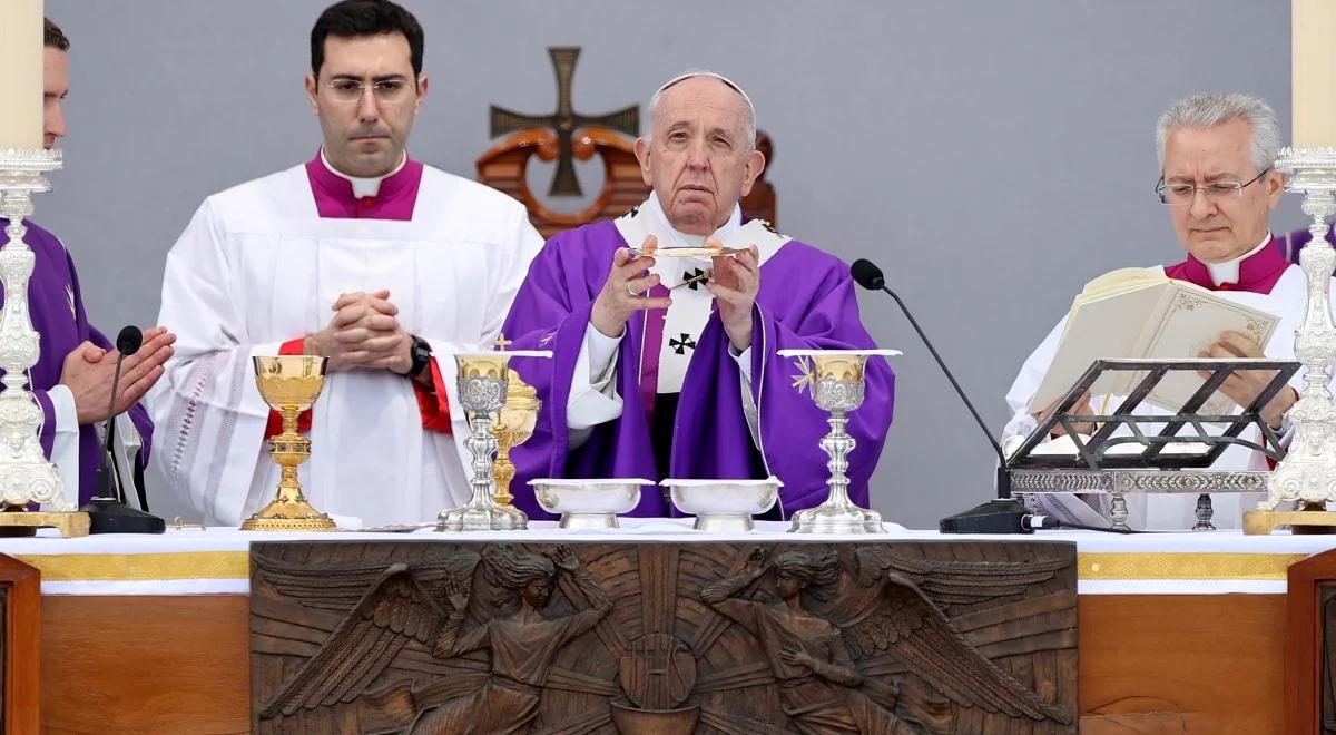 "Wiatr wojny, który przynosi jedynie śmierć, zniszczenie i nienawiść". Papież Franciszek o napaści na Ukrainę
