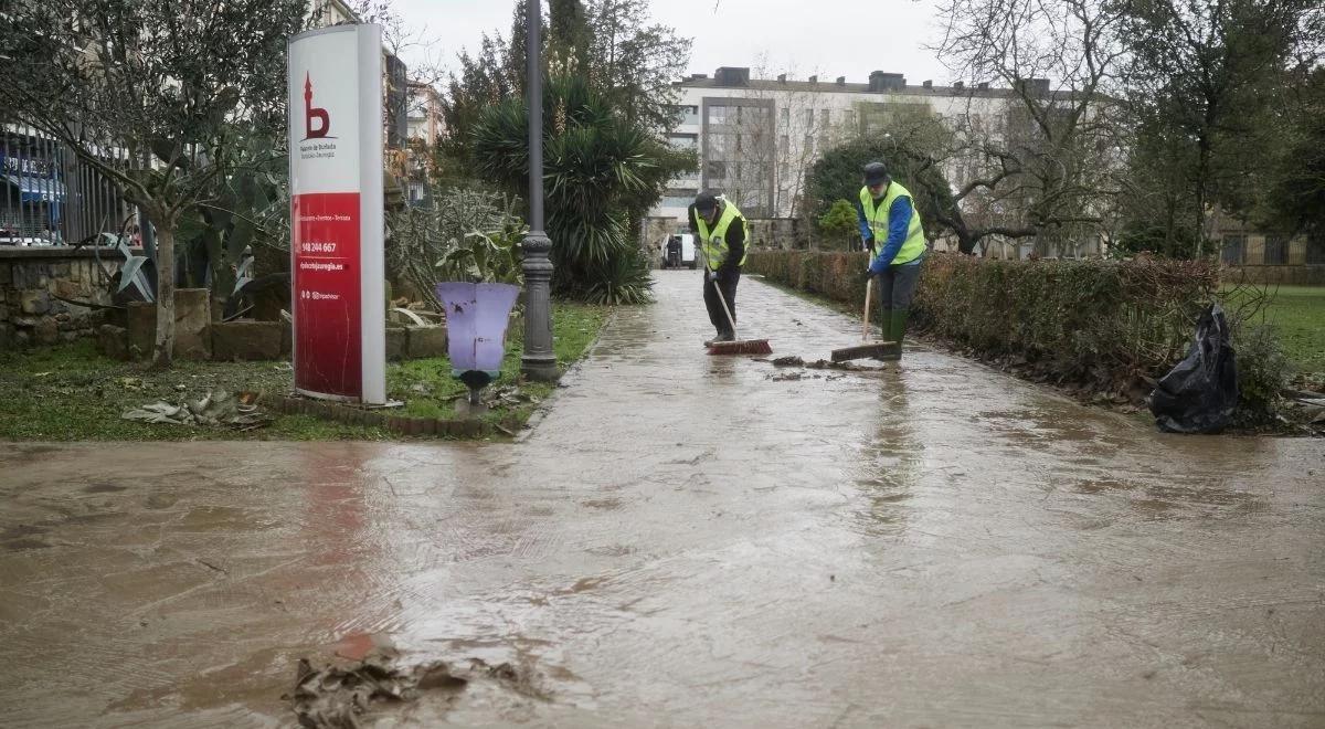 Hiszpania. Wojsko skierowane do walki z powodzią