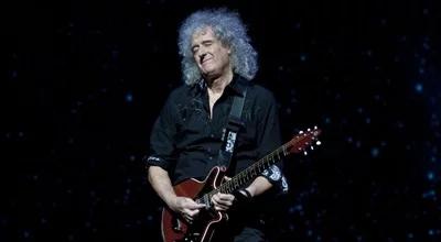 Gitarzysta Queen Brian May poi...