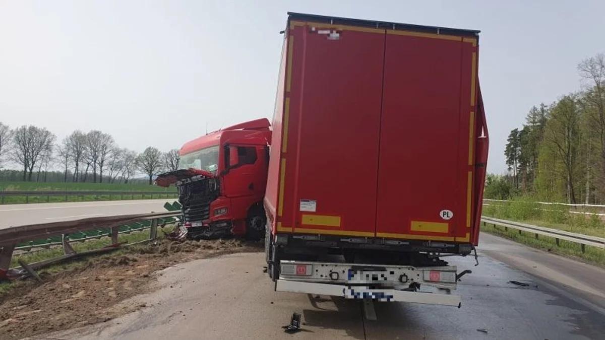 Autostrada A4 zablokowana. Zderzenie kilku ciężarówek