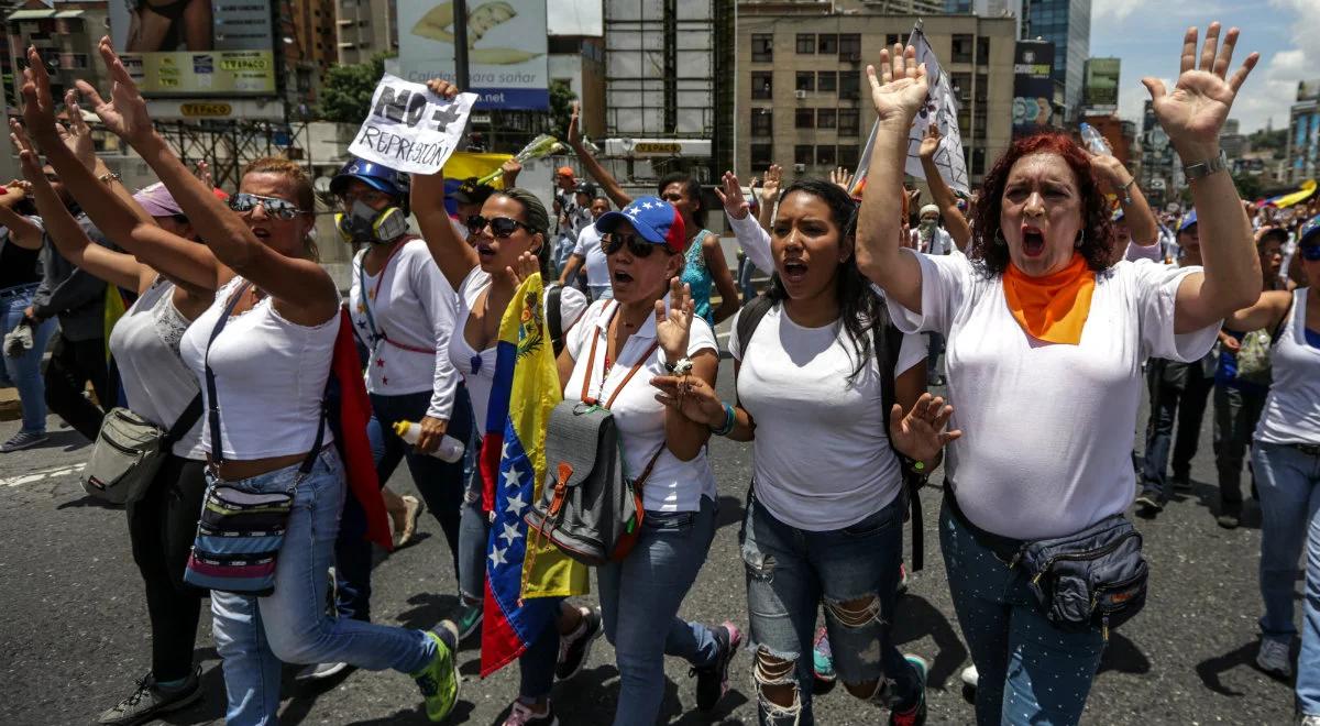  Wenezuela: tysięce kobiet protestowało przeciwko prezydentowi Maduro