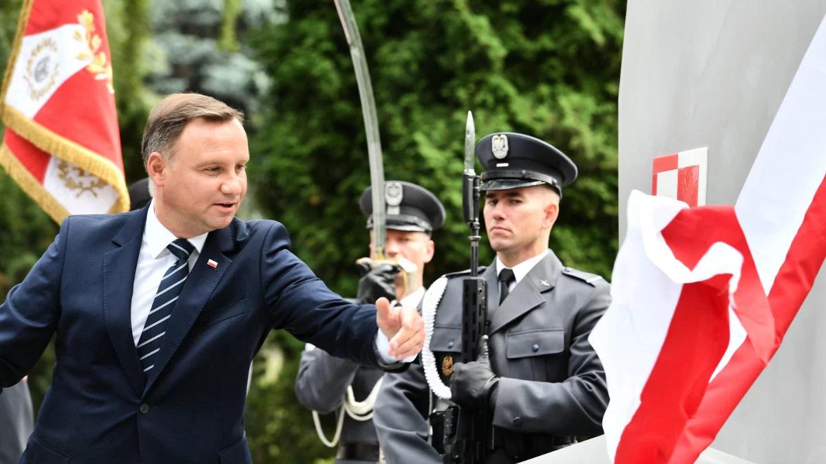 Święto Lotnictwa Polskiego. Prezydent odsłonił pomnik "Chwała Lotnikom Polskim"