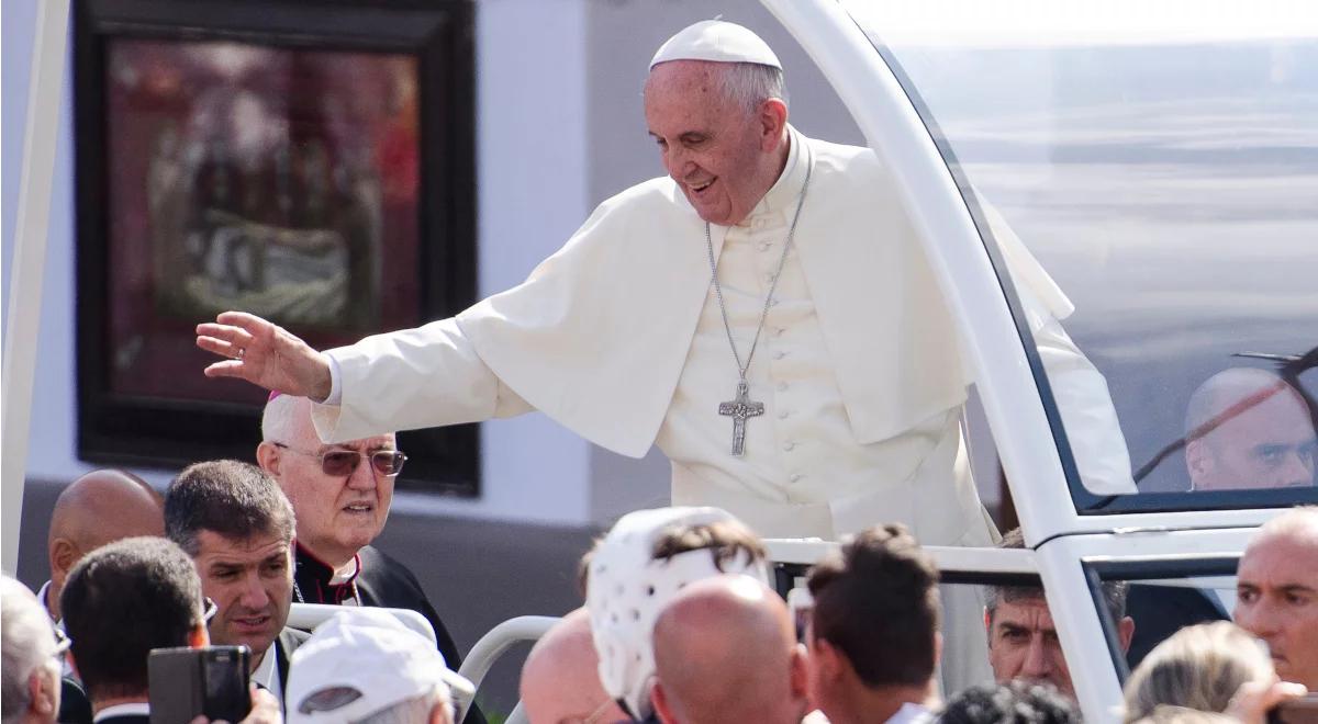 Papież Franciszek stracił część płuca w młodości. To wpłynęło na jego drogę duchową