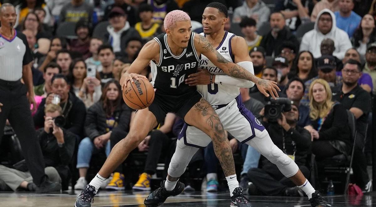 NBA: San Antonio Spurs z 18. porażką z rzędu. Giannis Antetokounmpo zdobył 64 punkty i pobił klubowy rekord