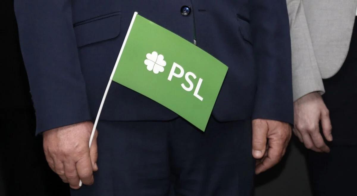 Próbował rozchylić dekolt podwładnej. Polityk PSL został zawieszony