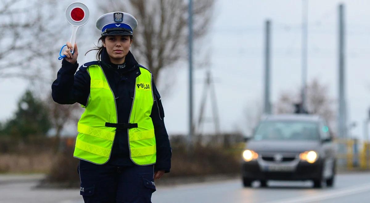 Szukając Dziury w Całym: Paradoksy na polskich drogach