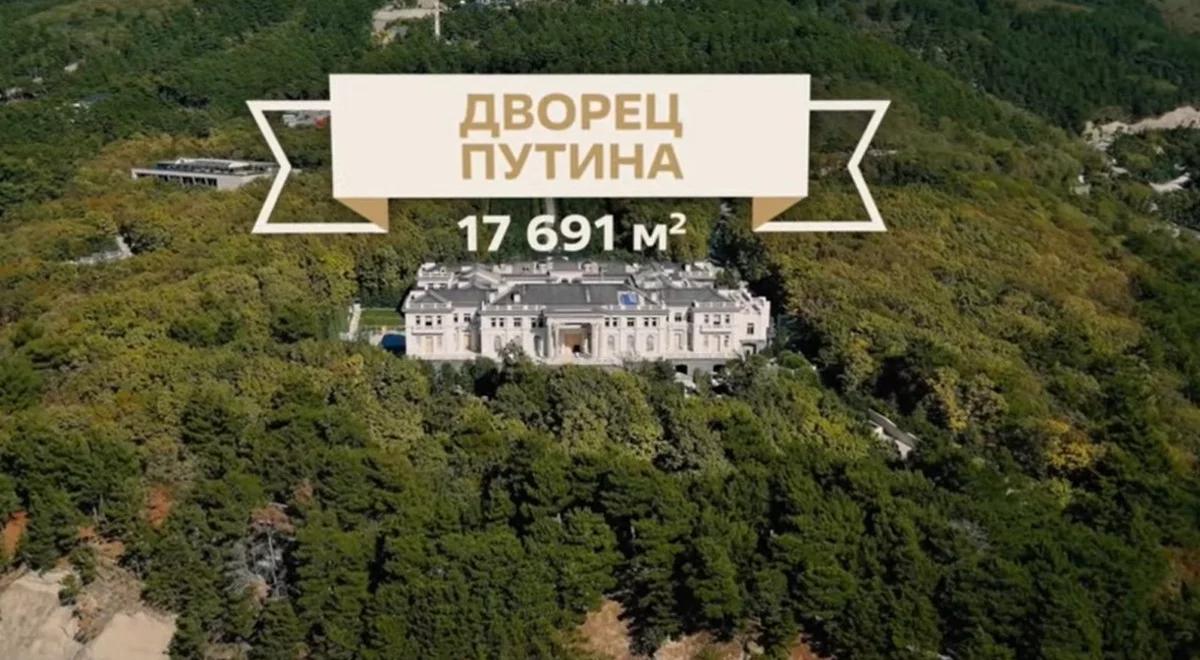 Pałac Putina jak 39 księstw Monako. Co ujawniło najsłynniejsze śledztwo Nawalnego?