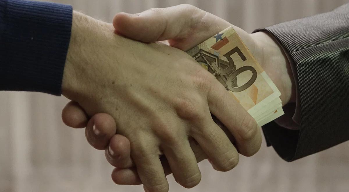 Szara strefa wyciąga z budżetu państwa i z kieszeni Polaków ponad 200 mld zł rocznie