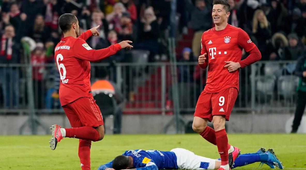 Bundesliga: Bayern zdeklasował Schalke. Kolejny gol Roberta Lewandowskiego 