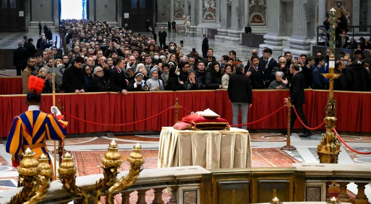 Kościół w Polsce pożegna Benedykta XVI. Będą biły dzwony, zaplanowano specjalne liturgie i modlitwy