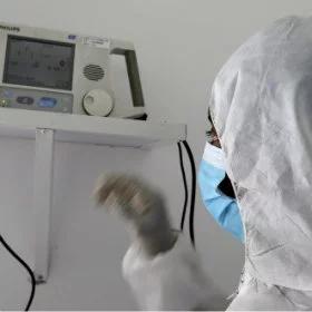 Setki hospitalizowanych, tysiące objętych kwarantanną. Najnowsze dane MZ