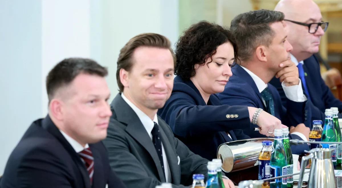 PiS uderza w Konfederację. "Dziwię się Bosakowi, że tkwi w chorym układzie"
