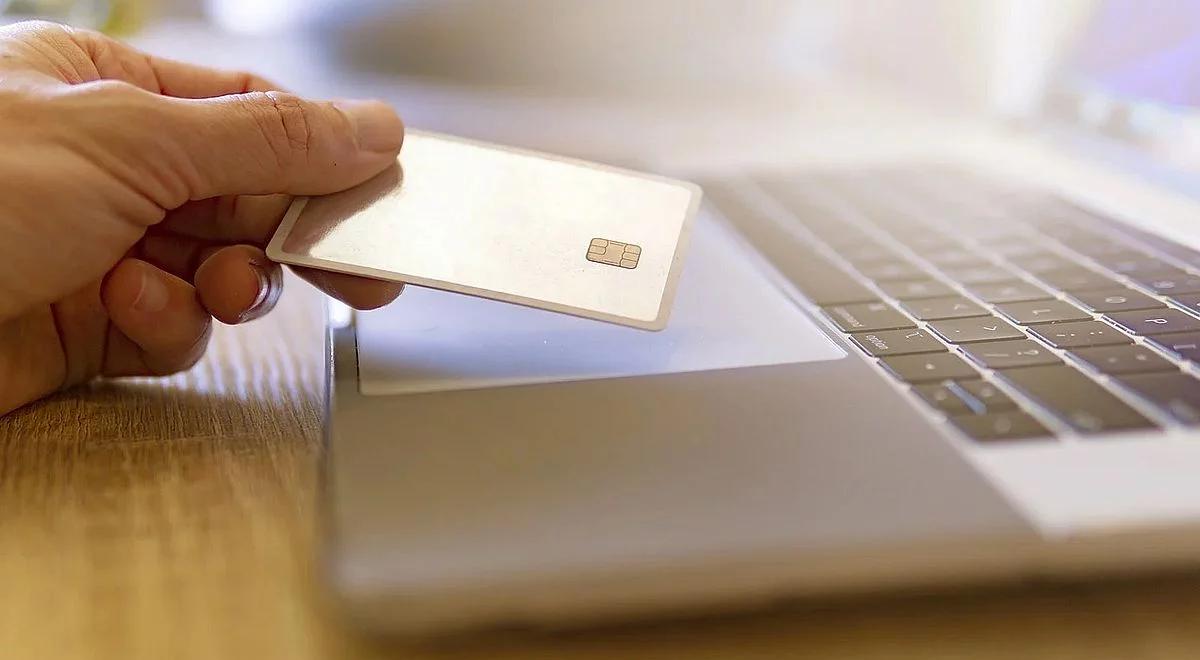 Online i mobilnie. W czasach pandemii e-bankowość coraz popularniejsza