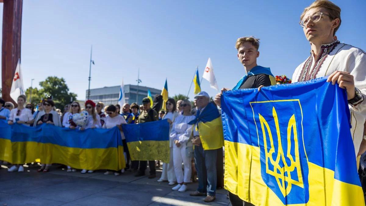 Ukraina znosi ograniczenia dla młodych mężczyzn. Będą mogli emigrować