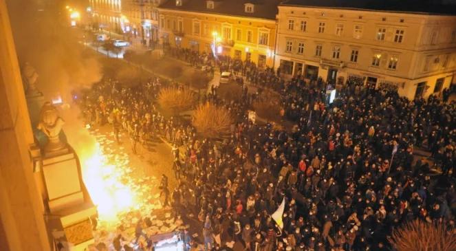 Po nocnych zamieszkach, na ulice Lwowa powrócił spokój