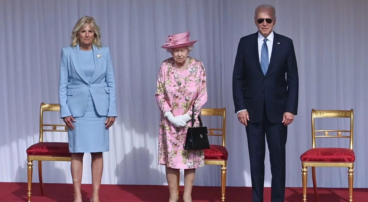 Brytyjskie media: Joe Biden złamał protokół spotkań z królową Elżbietą II