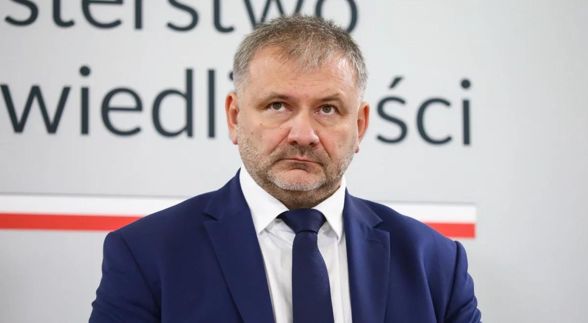 Sondaż. Polacy ocenili pracę ministra Żurka. Zarysował się wyraźny podział