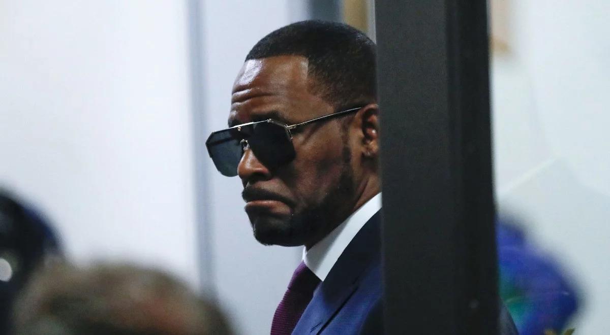 Gwiazdor usłyszał wyrok. R. Kelly skazany na 30 lat więzienia